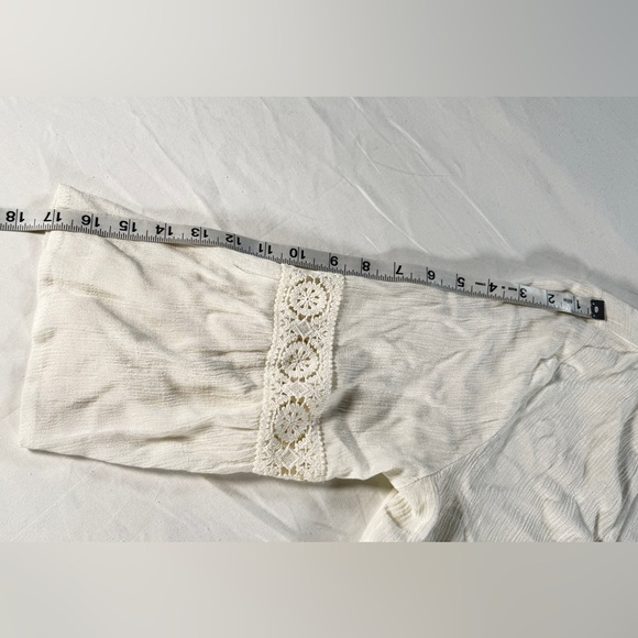 Xhilaration women’s White front tie bell sleeve Cardigan. Size medium - Picture 4 of 7